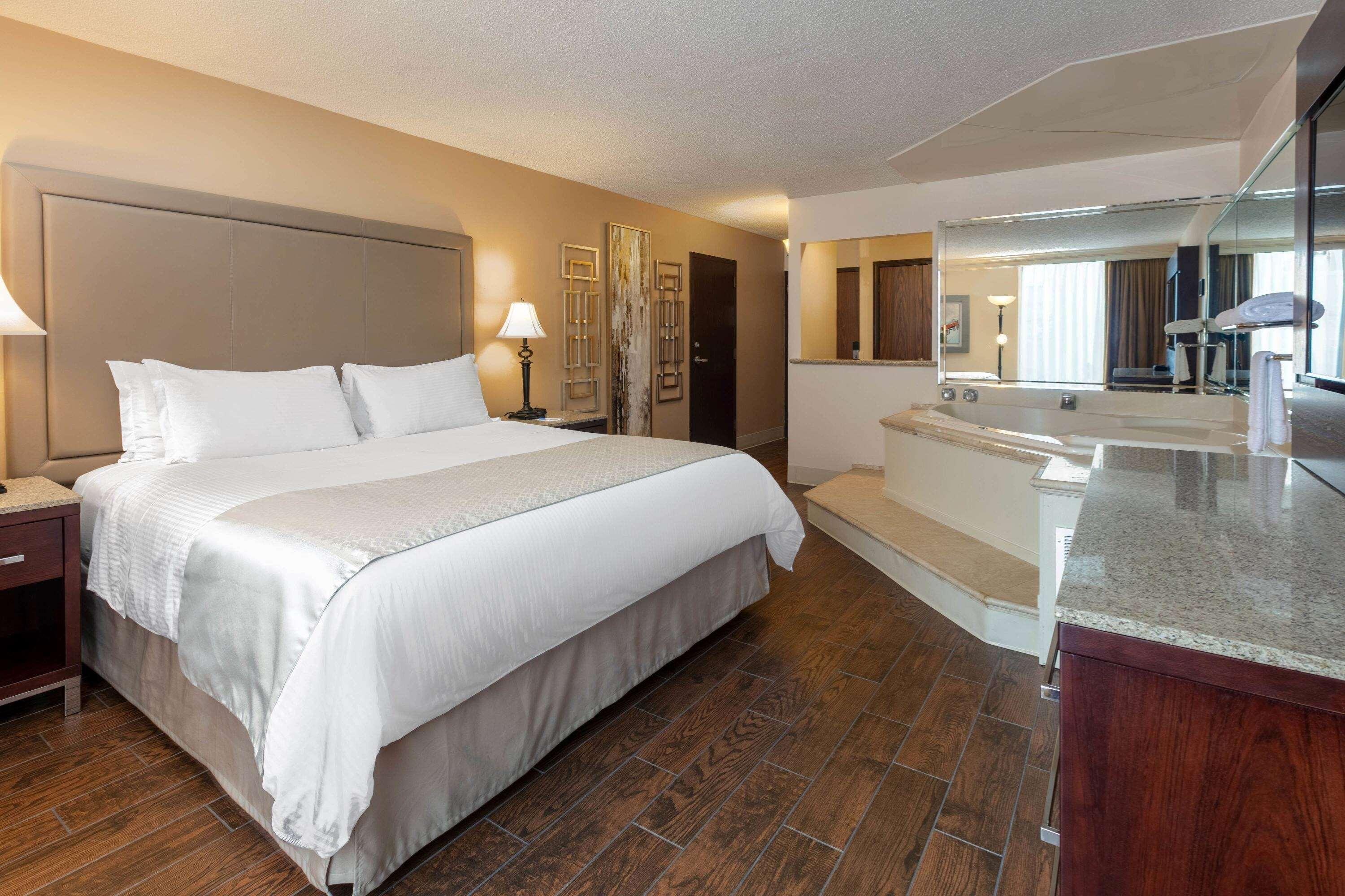 Wyndham Riverfront Hotel Литл-Рок Экстерьер фото