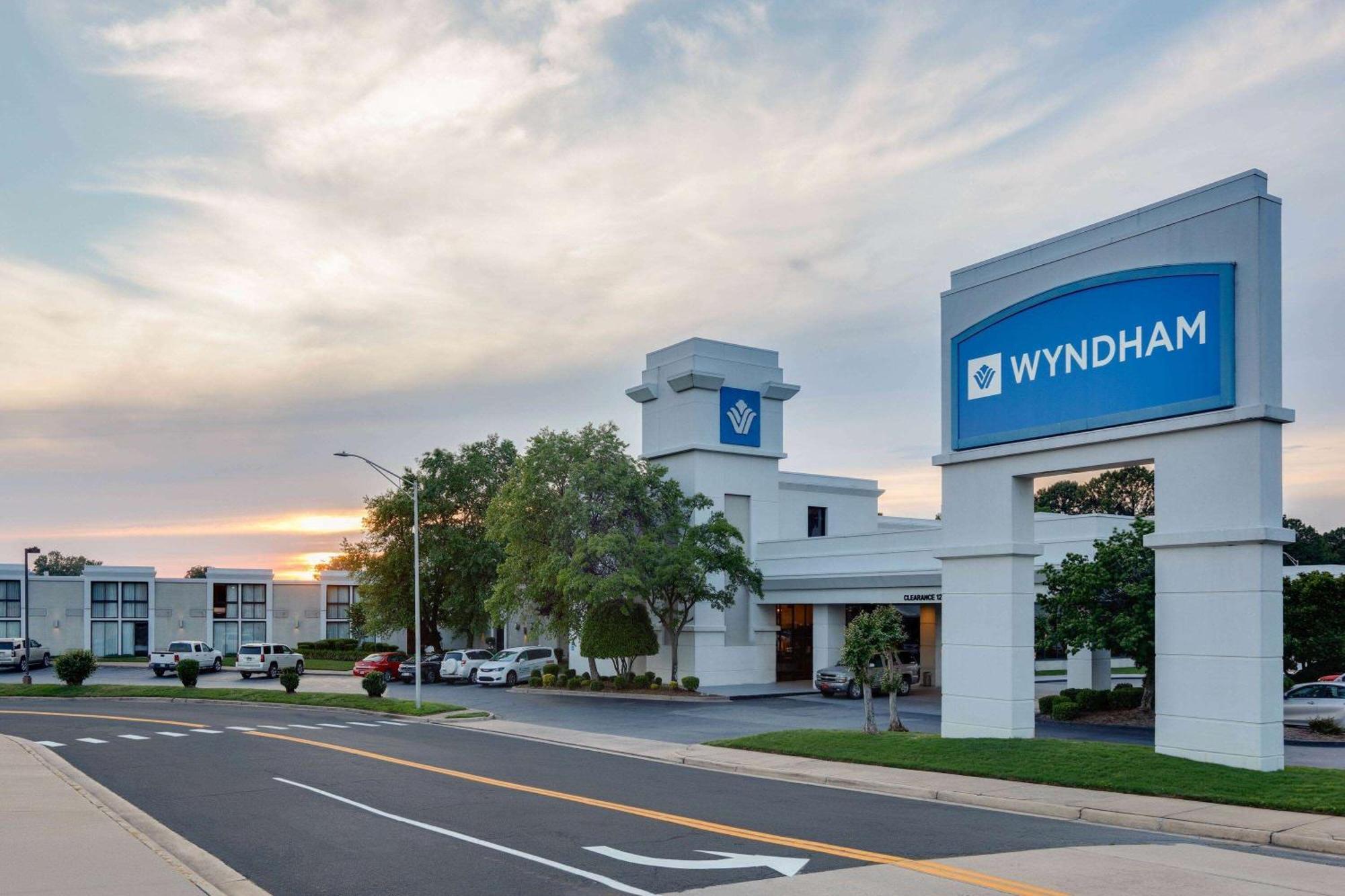 Wyndham Riverfront Hotel Литл-Рок Экстерьер фото